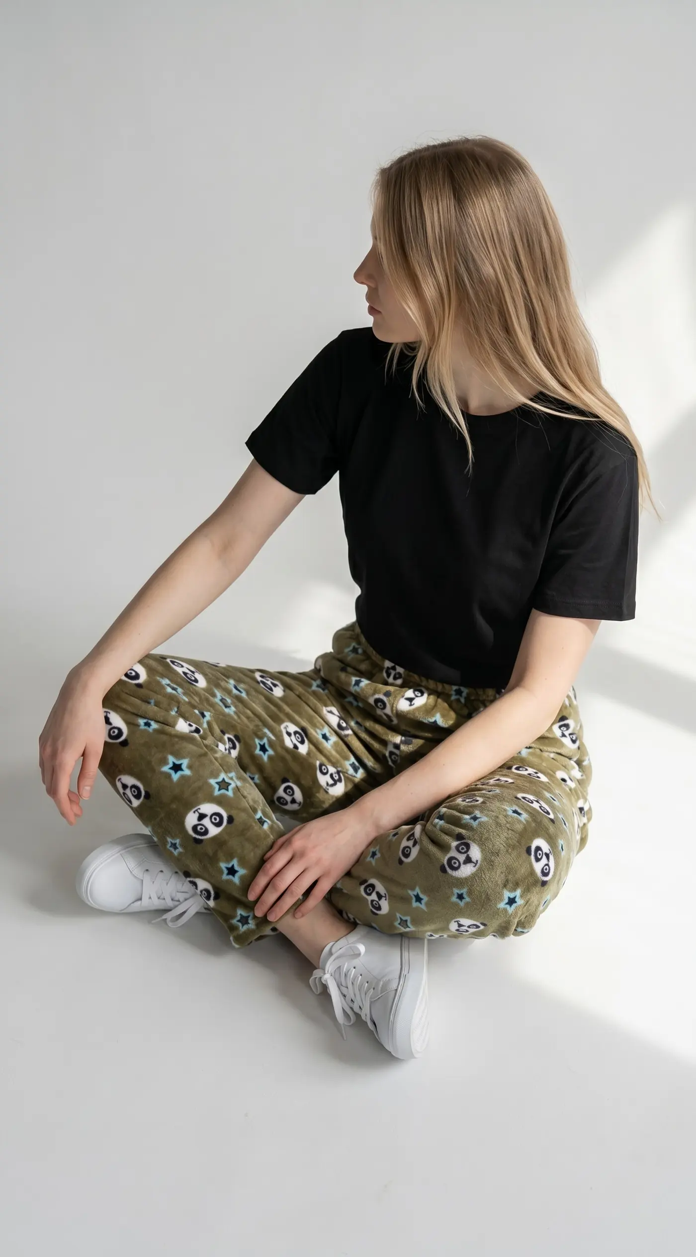 Pijama de adulto de polar con pantalón estampado de pandas.